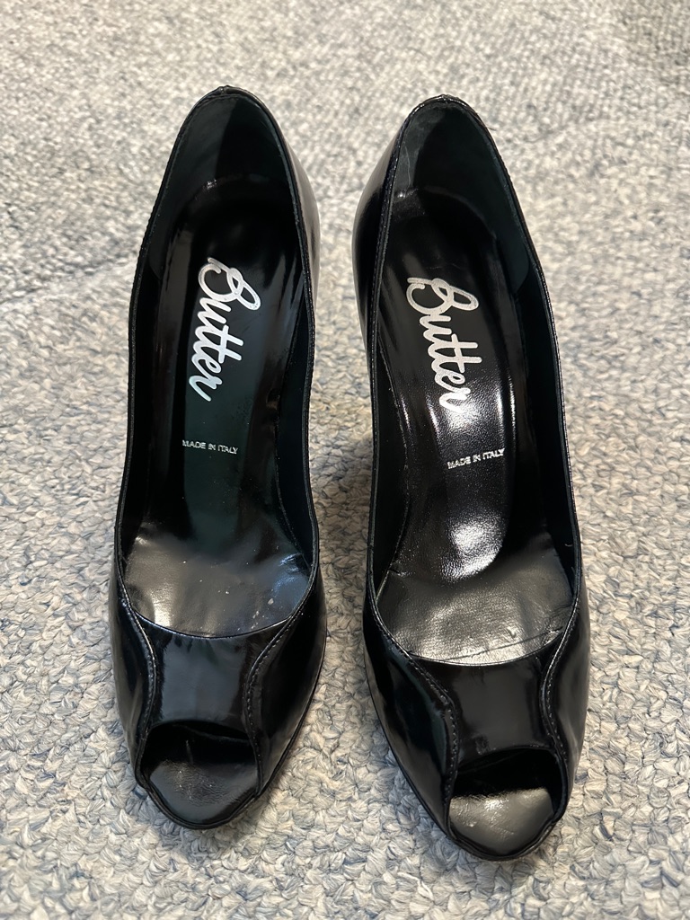 Lavorazione Artigiana Shoes Black Leather Butter Perp Toe Heels Size 8.